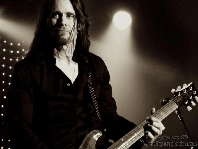 Myles Kennedy - Music.lt