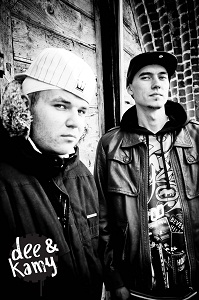 ”Dee&Kamy”.
