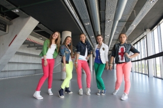 Roxy Five. ["TV3"]