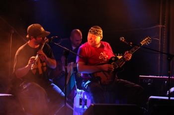  „ZumbaLand“ Vilniuje 2011 m. (M.P.3 nuotr.); „Žalvarinis“ Šv. Kotrynos bažnyčioje (Lino Mažono nuotr.).