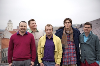 „Biplan“ su režisieriumi Saulium Baradinsku; vaizdo klipų „Amore“ filmavimas (Gyčio Matiuko nuotr.).