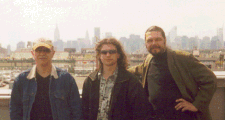 Vis dar Niujorke: (iš kairės į dešinę): Vitalijus Katysovas (mušamieji), Aleksandr Liutvinskij, Gediminas Alekna (bosistas)