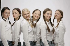 "Mokinukės". ["Bomba Records" nuotr.]